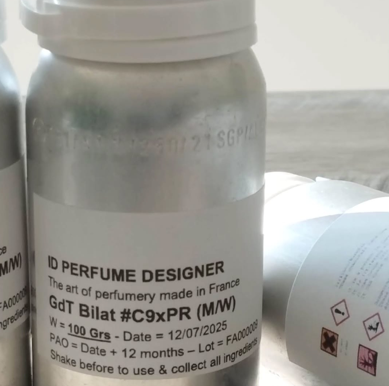 Perfume oils in 100 grams in our workshop Paris, France